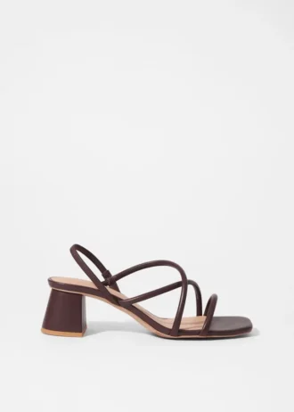 Sandalias de tacón grueso con tiras