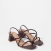 Sandalias de tacón grueso con tiras