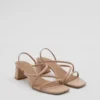 Sandalias de tacón grueso con tiras