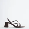 Sandalias de tacón grueso con tiras