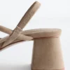 Sandalias de tacón grueso con tiras