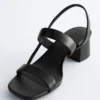 Sandalias de tacón grueso con tiras