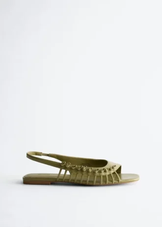 Sandalias de tiras traseras de cuero