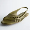 Sandalias de tiras traseras de cuero