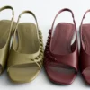 Sandalias de tiras traseras de cuero