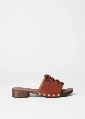 Sandalias tipo zueco con cordones