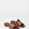 Sandalias tipo zueco con cordones