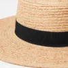 Sombrero de paja de rafia con ribete de grosgrain