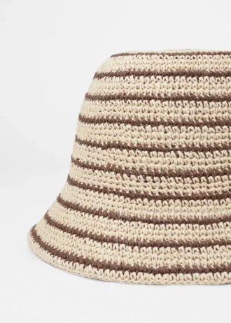 Sombrero de paja tejido