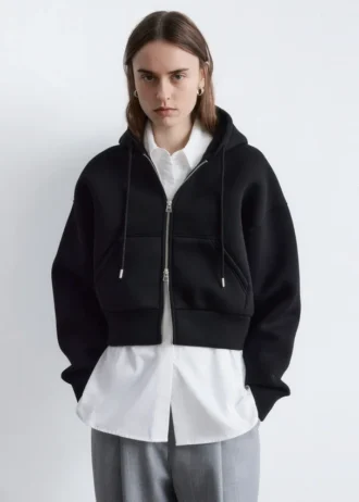 Sudadera con capucha y cremallera de escafandra corta