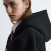 Sudadera con capucha y cremallera de escafandra corta