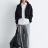 Sudadera con capucha y cremallera de escafandra corta