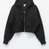 Sudadera con capucha y cremallera de escafandra corta