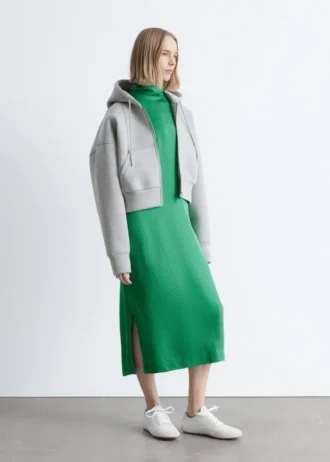 Sudadera corta con capucha y cremallera de neopreno