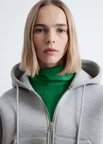 Sudadera corta con capucha y cremallera de neopreno