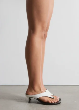 Tacones bajos de cuero