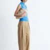 Top con cuello alto fruncido