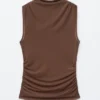 Top con cuello alto fruncido