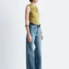 Top con cuello en forma de ojo de cerradura y fruncidos