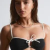 Top de bikini bandeau con lazo delantero
