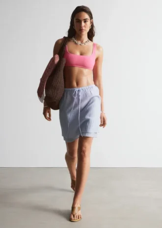 Top de bikini con cuello cuadrado y textura