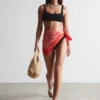 Top de bikini con cuello cuadrado y textura