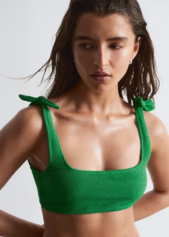 Top de bikini con lazo