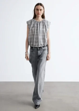 Top de seda con cordones