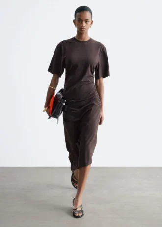 Vestido camiseta midi asimétrico