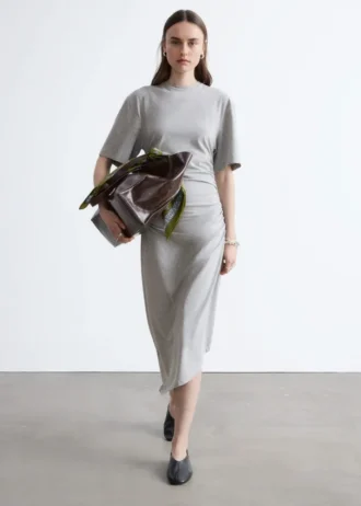 Vestido camiseta midi asimétrico