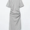 Vestido camiseta midi asimétrico