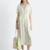 Vestido de camisa con pliegues en la cintura
