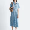 Vestido de camisa con pliegues en la cintura