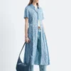 Vestido de camisa con pliegues en la cintura