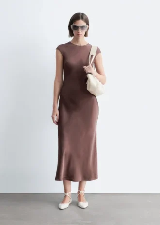 Vestido largo ajustado de satén