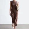Vestido largo ajustado de satén