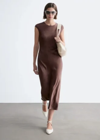 Vestido largo ajustado de satén