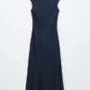 Vestido largo ajustado de satén