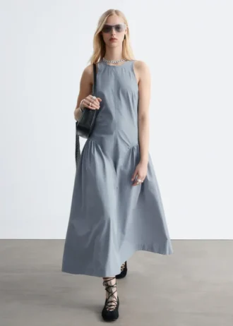 vestido midi acampanado 1 2 330x462 - Vestido midi acampanado