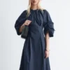 Vestido midi con cordón escultural
