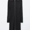 Vestido midi con cremallera frontal y tejido acanalado