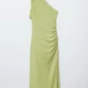 Vestido midi con detalle de pañuelo y un solo hombro