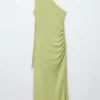 Vestido midi con detalle de pañuelo y un solo hombro