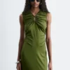 Vestido midi con escote en forma de ojo de cerradura y fruncidos