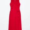 Vestido midi con escote en forma de ojo de cerradura y fruncidos