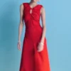 Vestido midi con escote en forma de ojo de cerradura y fruncidos