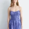 Vestido midi con fruncidos