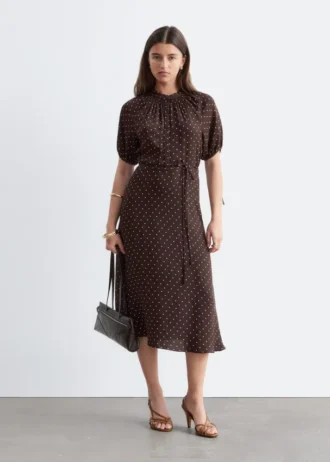 Vestido midi con lazo en la cintura
