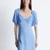 Vestido midi con mangas con volantes