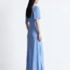 Vestido midi con mangas con volantes